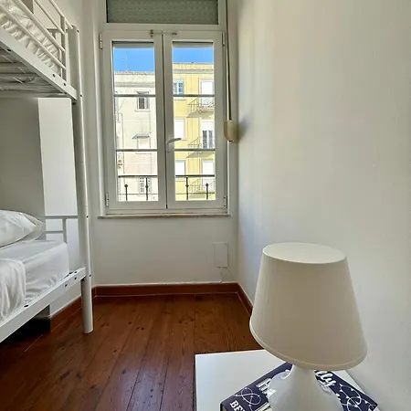 Private - Ac - 3 Min To Arroios Metro Apartment