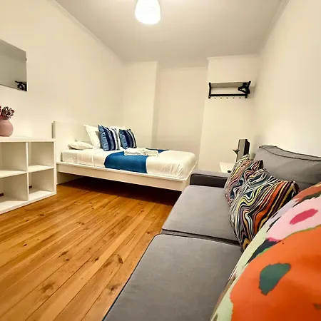 Private - Ac - 3 Min To Arroios Metro Apartment
