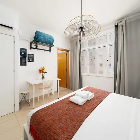 Private - Ac - 3 Min To Arroios Metro Apartamento